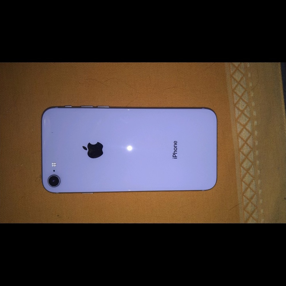 Apple iPhone 8